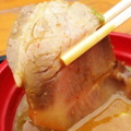 大きなチャーシューも旨味が凝縮されている。（【麺屋 高橋】みそつけめん）