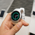 サークル形状の有機ELディスプレイを搭載するGear S2