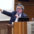 「『デジタル教科書』の位置づけに関する検討会議」の座長を務める東北大学大学院情報科学研究科教授の堀田龍也氏