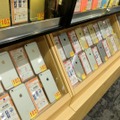 Apple製品が展示・販売されている2階の様子