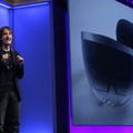 Microsoftのヘッドマウントディスプレイ「HoloLens」（c）Getty Images