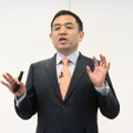 ソフトバンクロボティクス プロダクト本部 取締役本部長の蓮実一隆氏は「爆発的に使い勝手が飛躍して、Pepperがさらに面白くなる」とアピールする