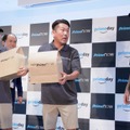 配達に同行するお笑い芸人のFUJIWARAのふたり、千原せいじさんら