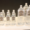 「機能性部門」グランプリの「DSW PREMIUM 12 YEARS」。12年保存が可能な非常用飲料水で、備蓄サイクルを延ばして「コスト＆資源の無駄」を削減できる（撮影：防犯システム取材班）