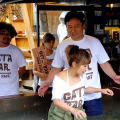 佐賀県が仕掛けたプール＆バー「GATA-BAR from SAGA」（東京・青山）。その開催前日に登場した矢口真里