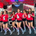 Apink、サプライズで渋谷109に登場！4分でステージ中止