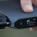 充電完了までの時間を表示！ 最大20,400mAhの小型モバイルバッテリー「Omnicharge」