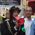 吉田羊、1日警察署長として中華街をパレード【フォトレポート】