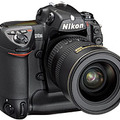 　ニコンのデジタル一眼レフカメラ「D2H」「D70」とコンパクトデジタルカメラ「COOLPIX3200」「同2200」が、日本産業デザイン振興会主催の「2004グッドデザイン賞」に選定された。
