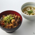 牛すじちゃんこ丼（ミニうどん付）