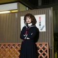 剛力彩芽、ロングヘアのセーラー服コスプレを披露