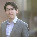 西田 惇（にしだ・じゅん）「bioSync」の開発者。筑波大学グローバル教育院エンパワーメント情報学プログラム一貫制博士課程３年、マイクロソフト・リサーチ・アジア PhDフェロー、文部科学省／日本学術振興会 特別研究員。生体医工学と電子回路やバーチャル・リアリティなどの技術を結びつけ、ヒトと機械の新しいインタラクションを研究している