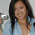 ［CEATEC 2004］三洋、地デジ対応携帯電話やムビー手ブレ補正搭載の「Xacti」を展示 画像
