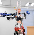 伊織もえがMMORPG『TERA』に新実装された装備で登場