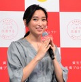 杏は最近、子どもが「いただきます」と手を合わせながら拍手するところが面白い、と明かす（撮影：non）