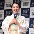 着物姿で登場した浅田真央（撮影：竹内みちまろ）