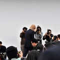 小室哲哉の会見に150名の報道陣が詰めかけた