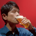 江口洋介、松本幸四郎、井上真央がそれぞれビールに唸る新CM明日から