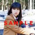 乃木坂46・伊藤理々＆欅坂46・小林由依が制服姿で表紙に登場！