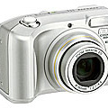 ニコン、8.3倍ズーム搭載の4Mデジカメ「COOLPIX4800」　ズームボタンを深く押せば高速ズームに 画像