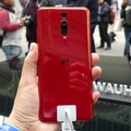 PORSCHE DESIGN HUAWEI Mate RS。曲面と真紅のカラーがきれいでした