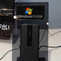 　CEATEC JAPAN 2008では、数多くのスマートフォンが展示されている。中でもWindows Mobile 6.1を搭載したイー・モバイル向けの「Touch Diamond」（HTC製）が注目だ。