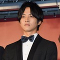 松坂桃李【写真：竹内みちまろ】