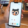 ユーザーの表情の変化に合わせて、ZenFoneシリーズのマスコット 禅太郎の表情が変わるZeniMoji。サードパーティのアプリで共有することができる