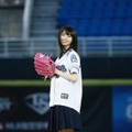 乃木坂46・齋藤飛鳥、台湾で初の始球式！野茂英雄のトルネード投法を披露