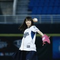 乃木坂46・齋藤飛鳥、台湾で初の始球式！野茂英雄のトルネード投法を披露