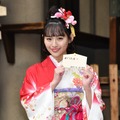 浅川梨奈【写真：竹内みちまろ】