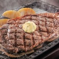 ステーキガスト、肉の日限定メニューで「塊肉」2種を焼肉で提供