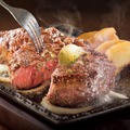 ステーキガスト、肉の日限定メニューで「塊肉」2種を焼肉で提供