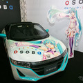 コスプレイヤーえなこ、シースルー初音ミク衣装でホンダ S660 とコラボ…東京オートサロン2019