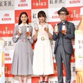 新木優子、深田恭子、リリー・フランキー【写真：竹内みちまろ】