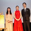 松雪泰子、沖縄国際映画祭に真っ赤なロングドレス姿で登場