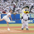 元°C-ute鈴木愛理、初始球式で美しい投球フォーム披露！
