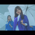 “メガネダンス”と“傘ダンス”に注目！乃木坂46、新MV公開