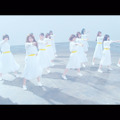 “メガネダンス”と“傘ダンス”に注目！乃木坂46、新MV公開