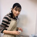 芳根京子、おうち時間のエプロン姿公開！ファン「かわいい」「いいお嫁さんになる」と絶賛
