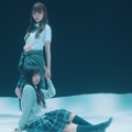 日向坂46の新曲MV公開！メンバーが“あざとかわいい”ダンス披露