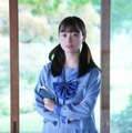 中学生時代の美雲を演じる橋本環奈（C）フジテレビ