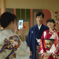 富士フイルムテレビCM「お正月を写そう♪ 2021 くつろぎ新年会・遊べるチェキ」篇