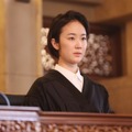 竹野内豊が11年ぶり“月9主演”！クセ者裁判官が真実を裁く『イチケイのカラス』が今夜放送!