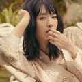 新垣結衣、H&Mアンバサダーに起用！自然体な表情にチラリ美脚も