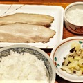 チャーシューと炭火焼ねぎ、玉ねぎのトッピング