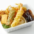 3種の天ぷらと定番おかずのうどん弁当