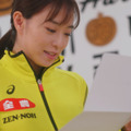卓球・石川佳純選手、「父の日」SPムービー出演！“一発撮り”で父親の欲しいプレゼントを推理
