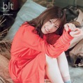 『blt graph. vol.69』別冊付録特大ポスター：日向坂46・東村芽依（c）東京ニュース通信社