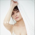 似鳥沙也加フォトブック『PURE』（発売元：スタジオシーアイ、撮影： 中村哲平）